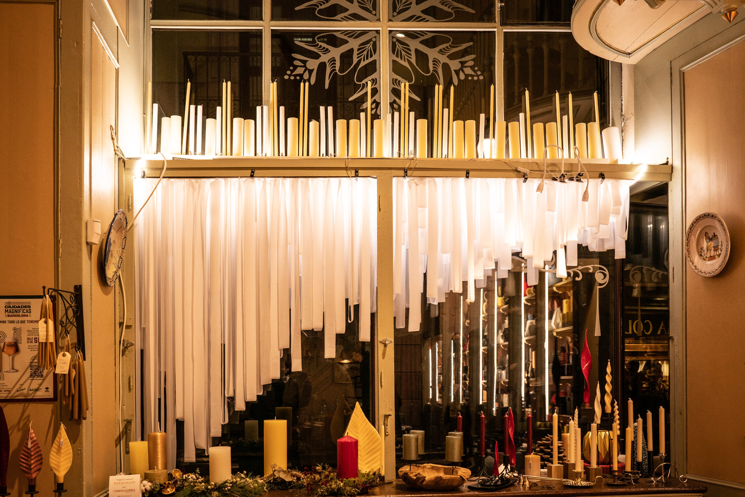 Vuelven “Las luces de Navidad iluminan el comercio”, este año en Ciutat Vella y Sants-Les Corts | Barcelona Creativity & Design Foundation