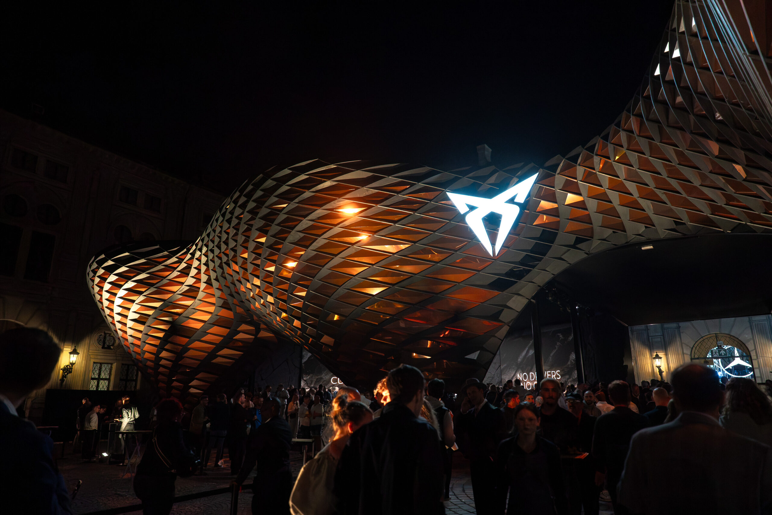 Dicom_Events y CUPRA invaden Múnich con una gran ola de cobre | Barcelona Creativity & Design Foundation