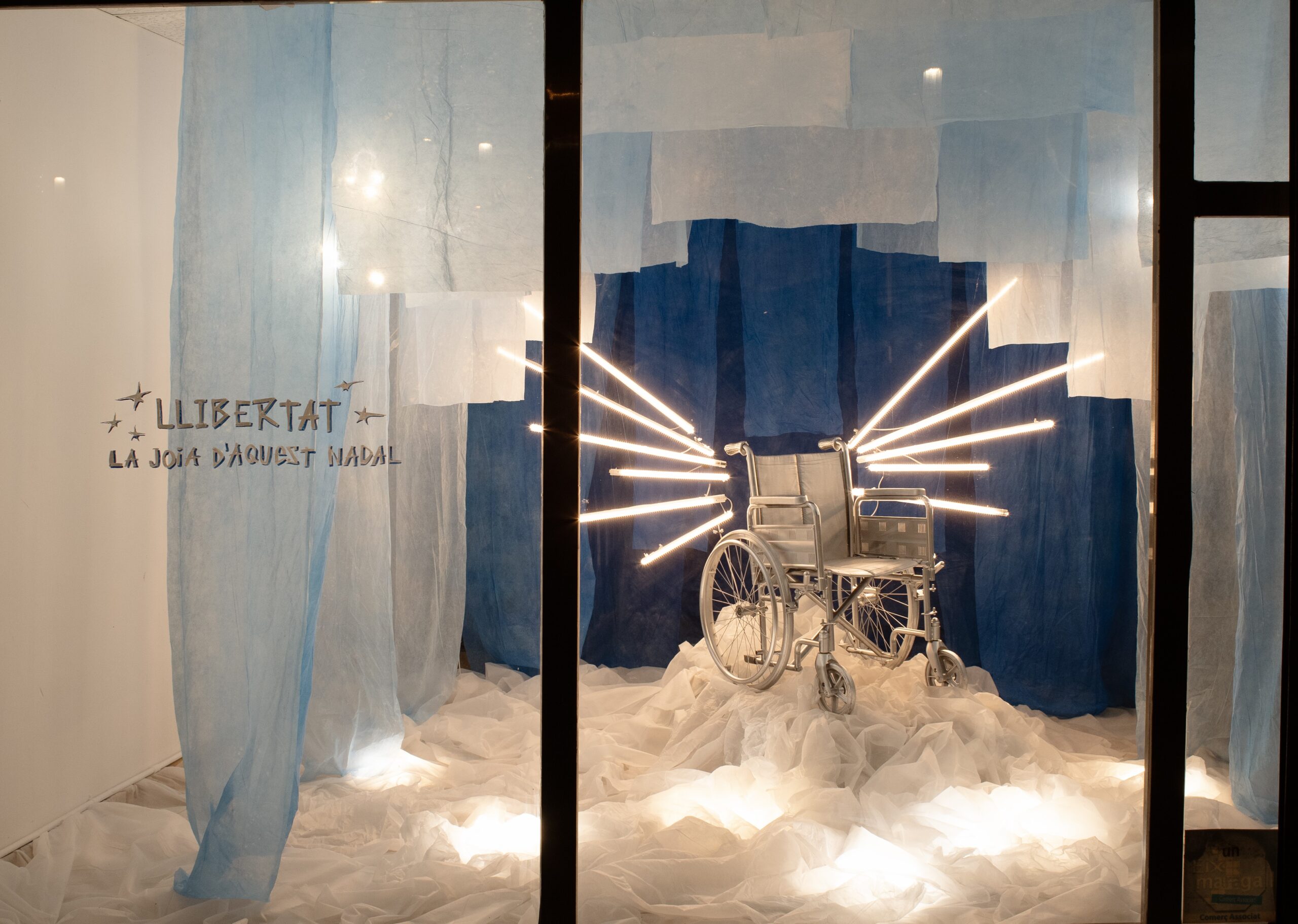 Descubre “Las luces de Navidad iluminan el comercio” en los barrios del Poble-sec y de Sant Antoni Descubre “Las luces de Navidad iluminan el comercio” en los barrios del Poble-sec y de Sant Antoni | Barcelona Creativity & Design Foundation