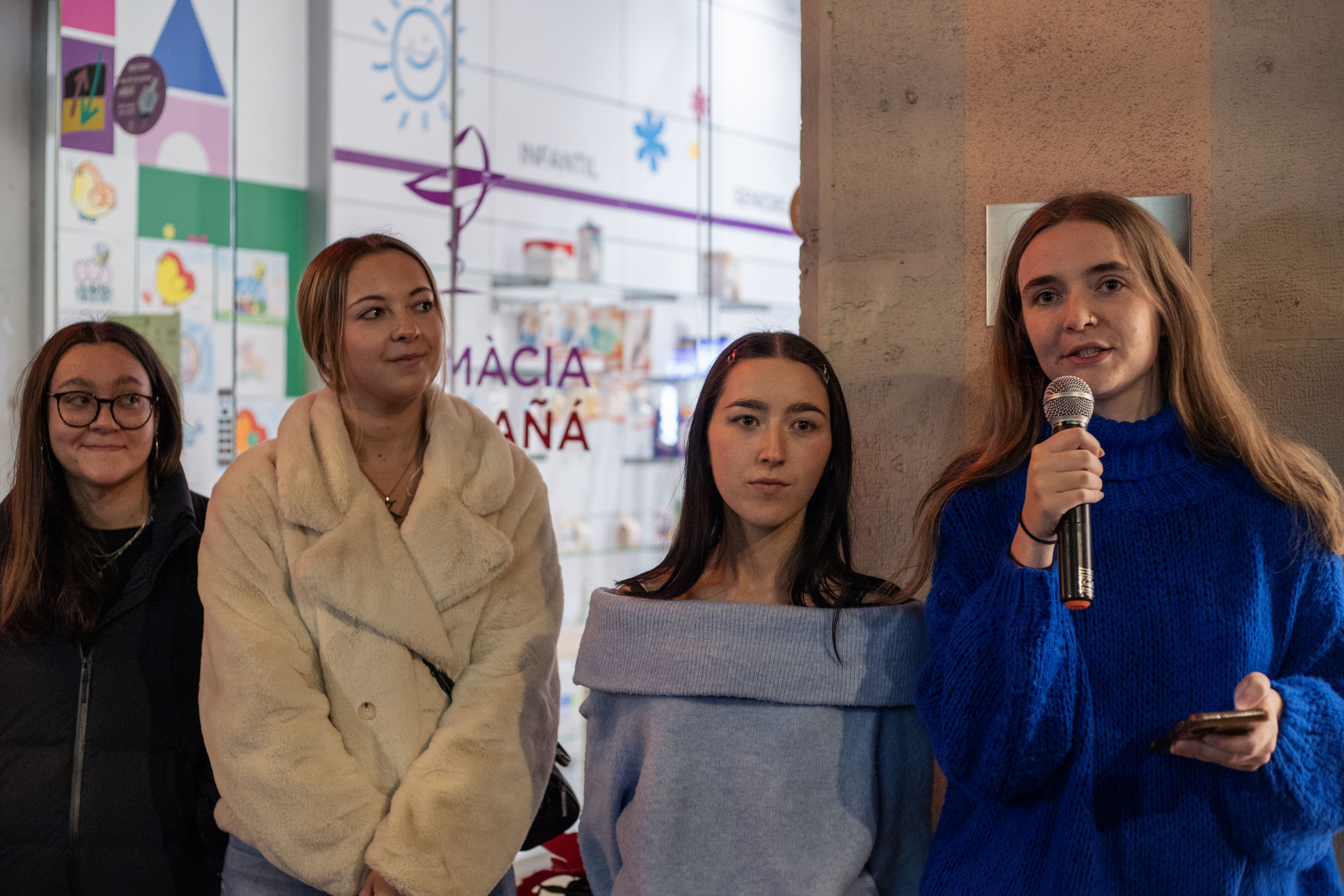 La farmacia P. Balañá Vives y Fil i Fet, escaparates ganadores de “Las luces de Navidad iluminan el comercio” en Sant Antoni y el Poble-sec 11 La farmacia P. Balañá Vives y Fil i Fet, escaparates ganadores de “Las luces de Navidad iluminan el comercio” en Sant Antoni y el Poble-sec | Barcelona Creativity & Design Foundation