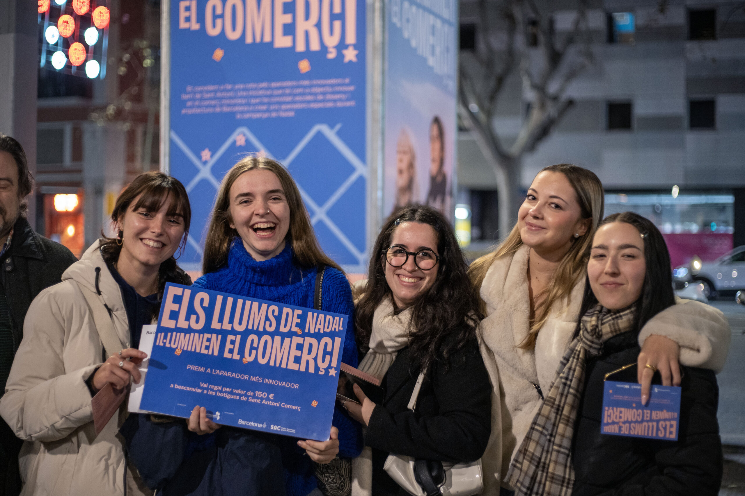La farmacia P. Balañá Vives y Fil i Fet, escaparates ganadores de “Las luces de Navidad iluminan el comercio” en Sant Antoni y el Poble-sec La farmacia P. Balañá Vives y Fil i Fet, escaparates ganadores de “Las luces de Navidad iluminan el comercio” en Sant Antoni y el Poble-sec | Barcelona Creativity & Design Foundation