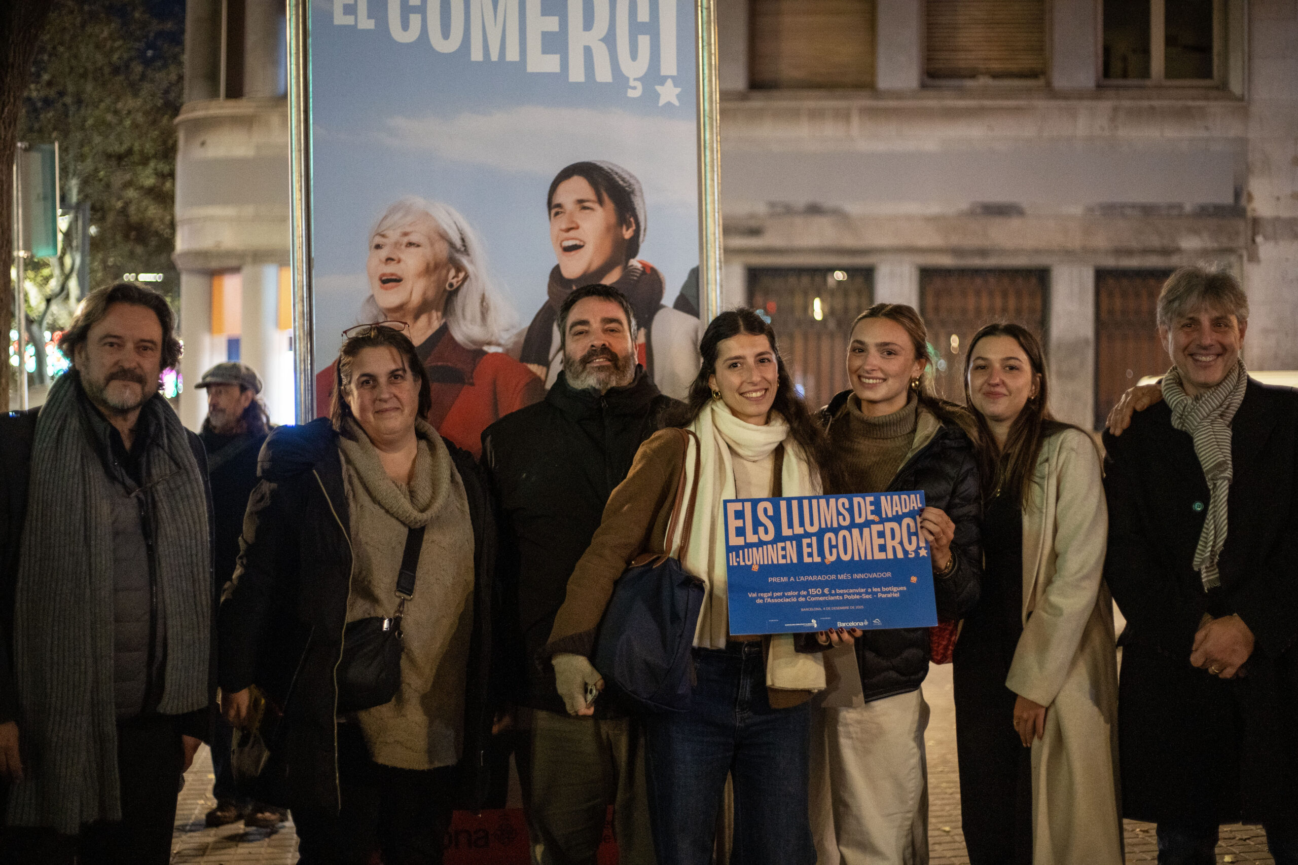 La farmacia P. Balañá Vives y Fil i Fet, escaparates ganadores de “Las luces de Navidad iluminan el comercio” en Sant Antoni y el Poble-sec 21 La farmacia P. Balañá Vives y Fil i Fet, escaparates ganadores de “Las luces de Navidad iluminan el comercio” en Sant Antoni y el Poble-sec | Barcelona Creativity & Design Foundation